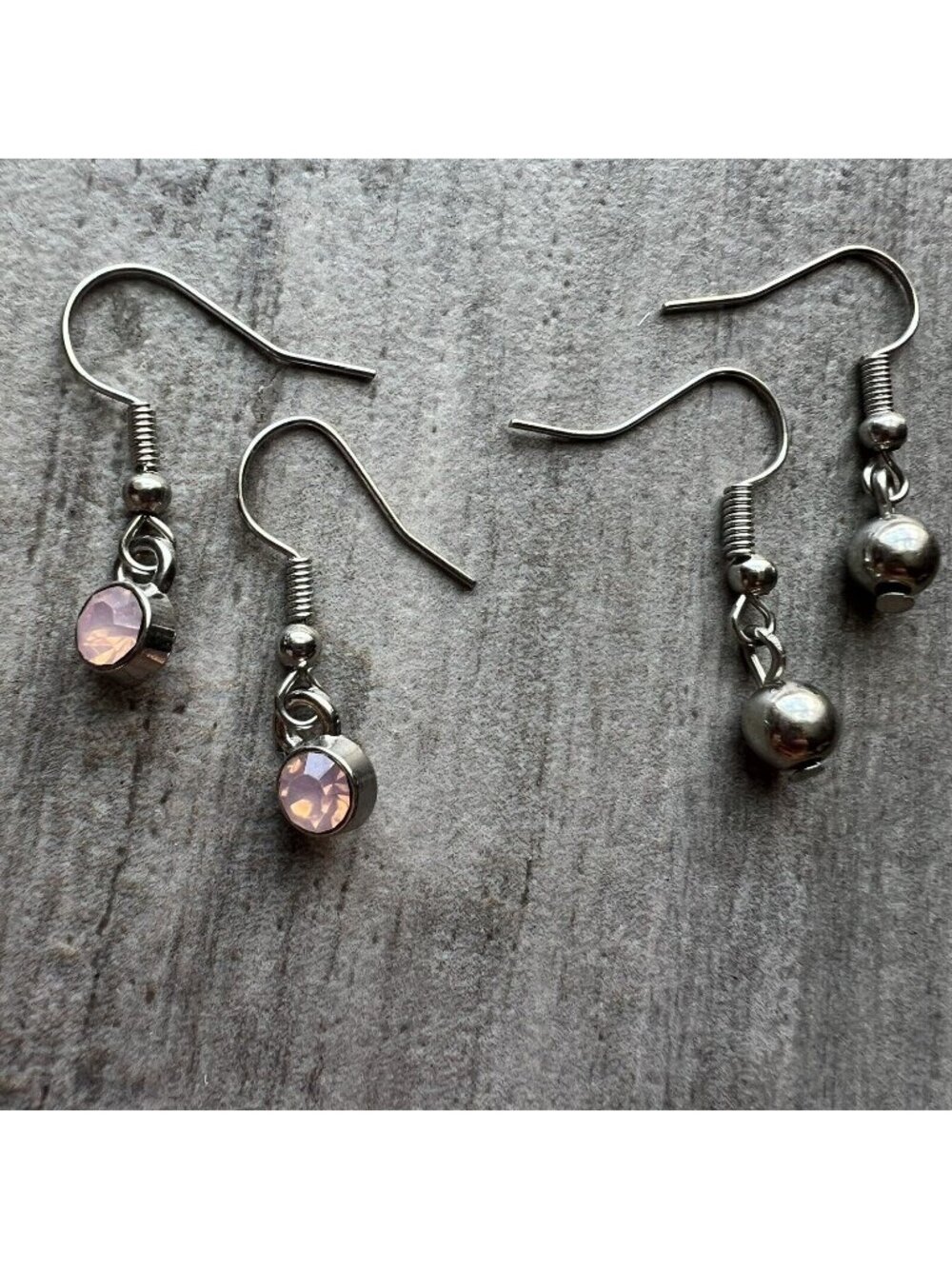 Los Angeles Boutique Set of 2 Dangle Drop Minimalist Chic Earrings Simple Demure